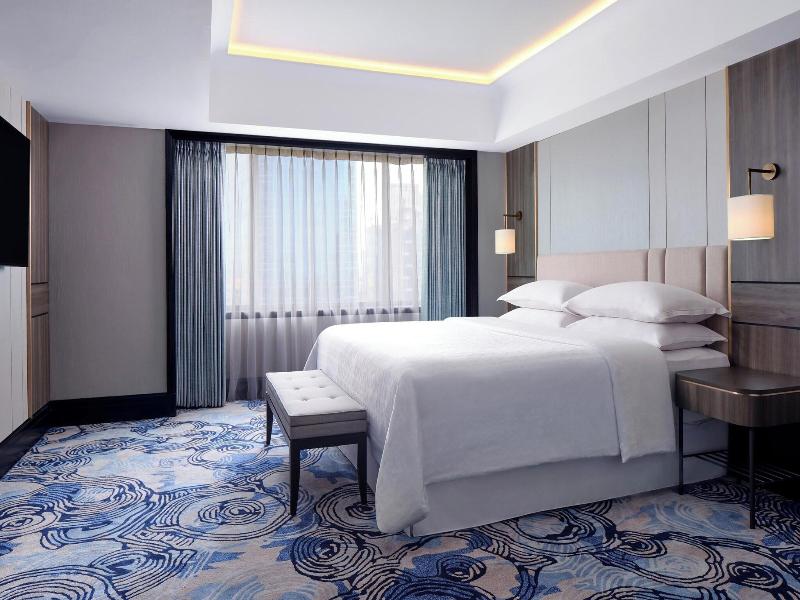 Sheraton Surabaya Hotel & Towers image