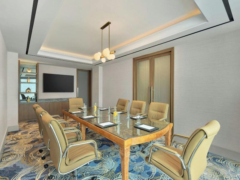 Sheraton Surabaya Hotel & Towers image
