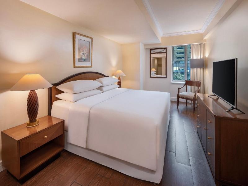 Sheraton Surabaya Hotel & Towers image