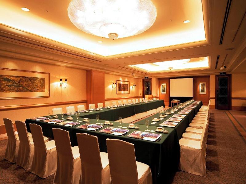 Kobe Bay Sheraton Hotel and Towers image