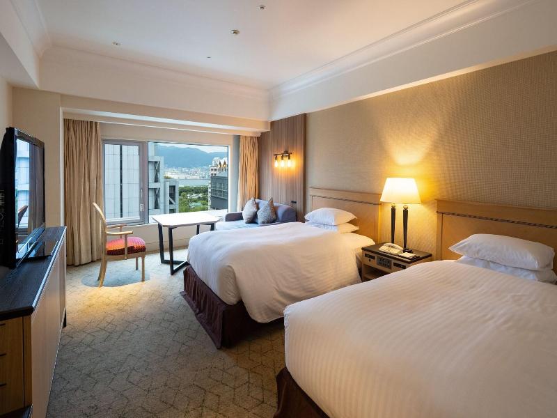 Kobe Bay Sheraton Hotel and Towers image