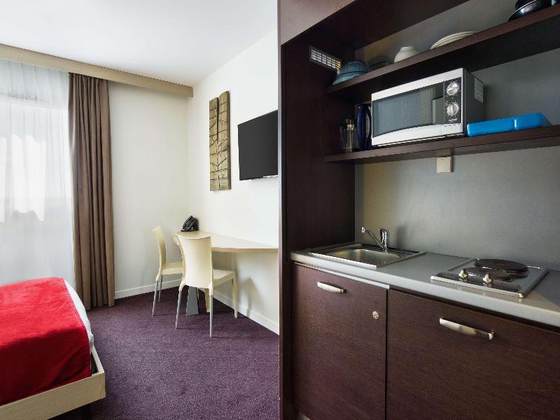Sure Hotel by Best Western Nantes Beaujoire image