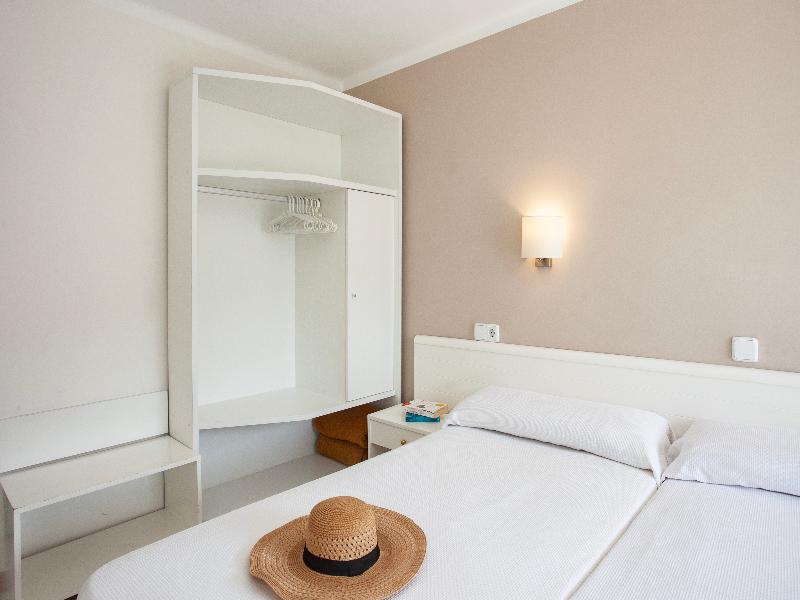 Hostal Residencia Sutimar image