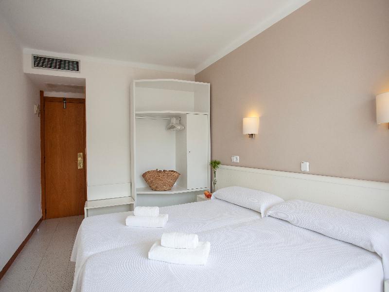 Hostal Residencia Sutimar image