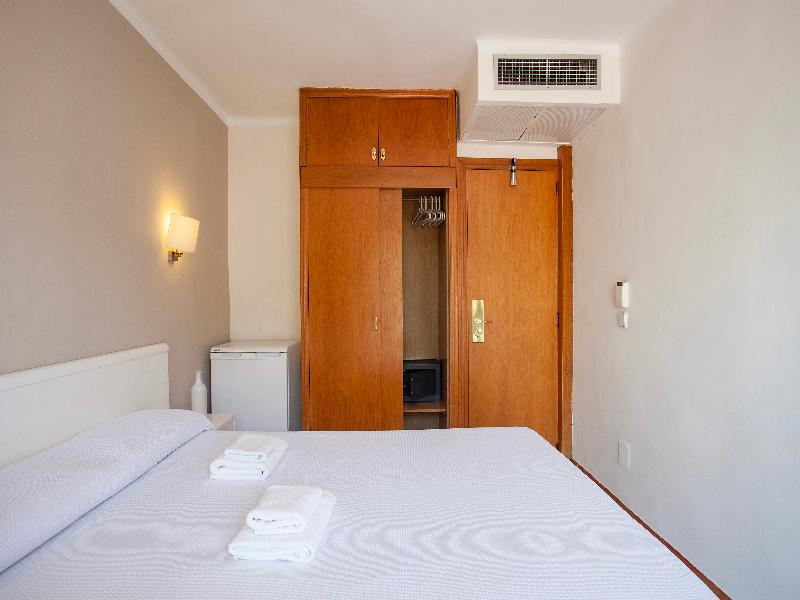 Hostal Residencia Sutimar image