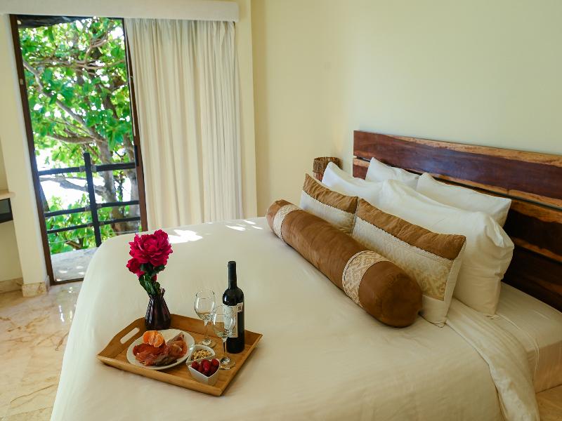 El Taj Ocean Front and Beachside Condo Hotel image