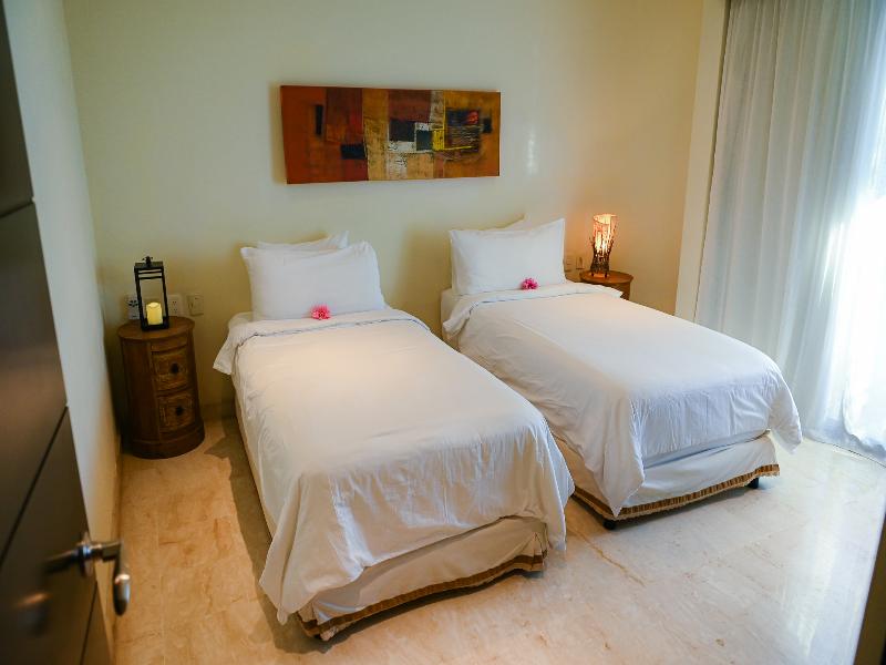 El Taj Ocean Front and Beachside Condo Hotel image