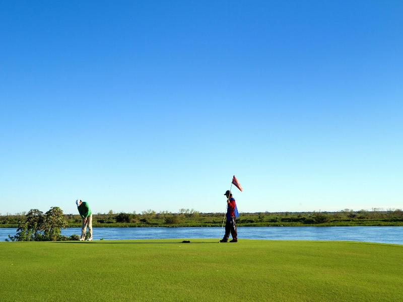Resort Yacht Y Golf Club Paraguayo image