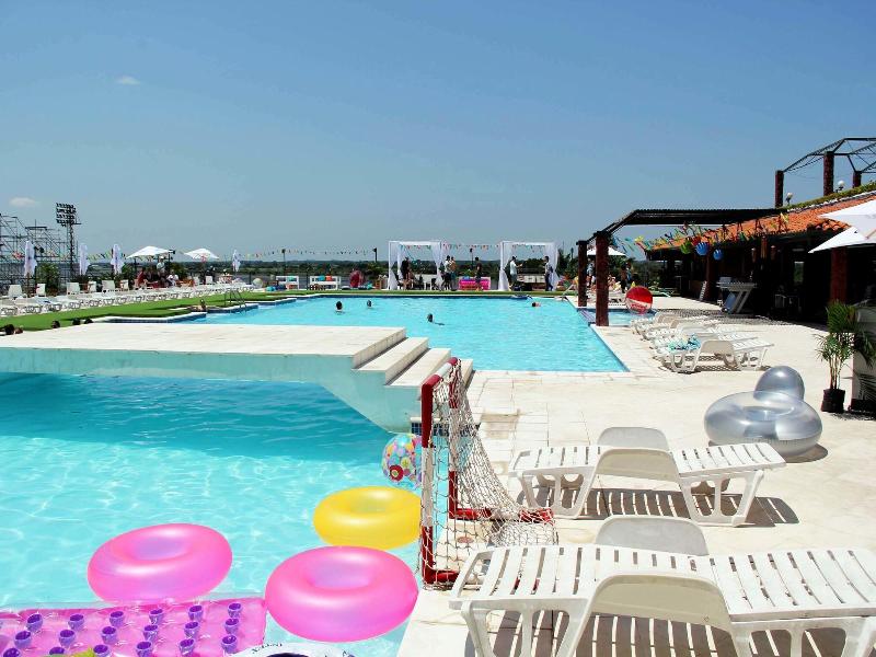 Resort Yacht Y Golf Club Paraguayo image