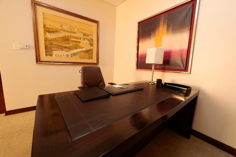 Crowne Plaza Asuncion image