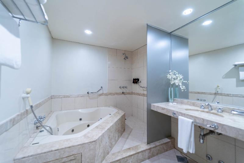 Crowne Plaza Asuncion image