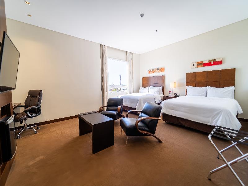 Crowne Plaza Asuncion image