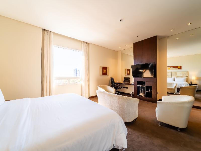 Crowne Plaza Asuncion image