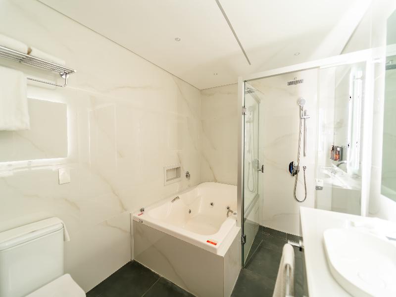 Crowne Plaza Asuncion image