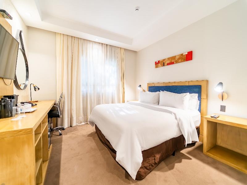 Crowne Plaza Asuncion image