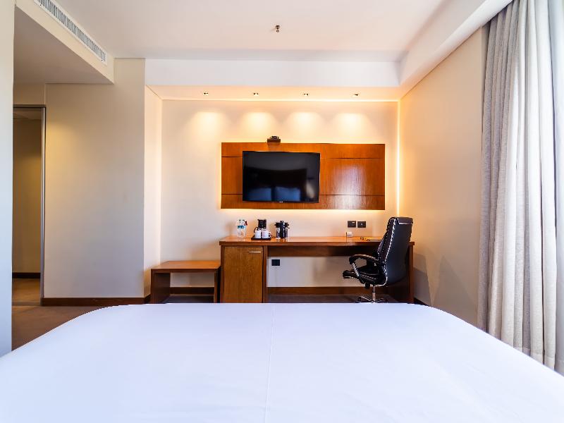 Crowne Plaza Asuncion image