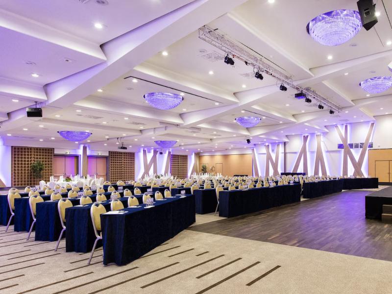 Radisson Blu Hotel & Conference Centre, Salzburg image