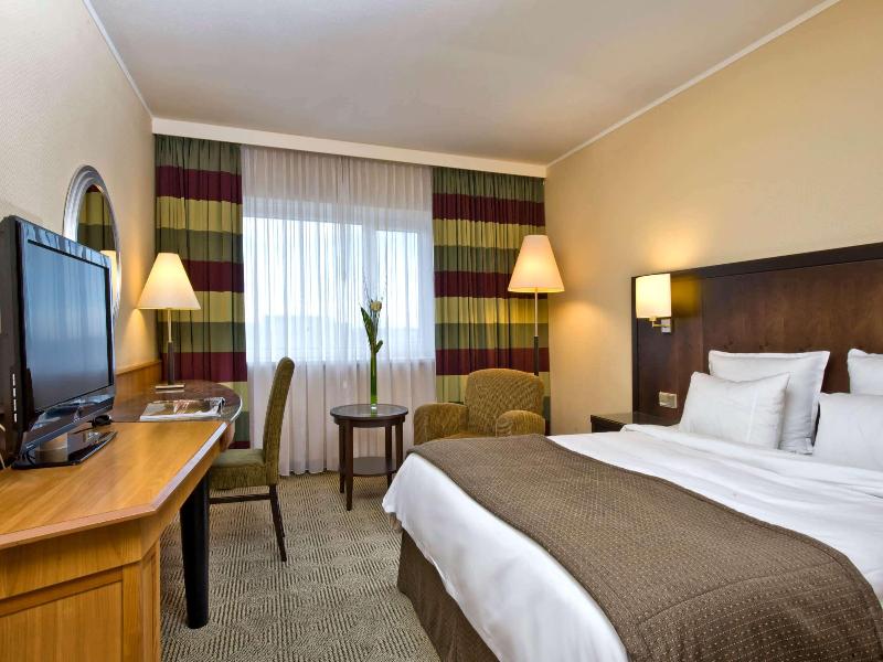 Radisson Blu Hotel & Conference Centre, Salzburg image