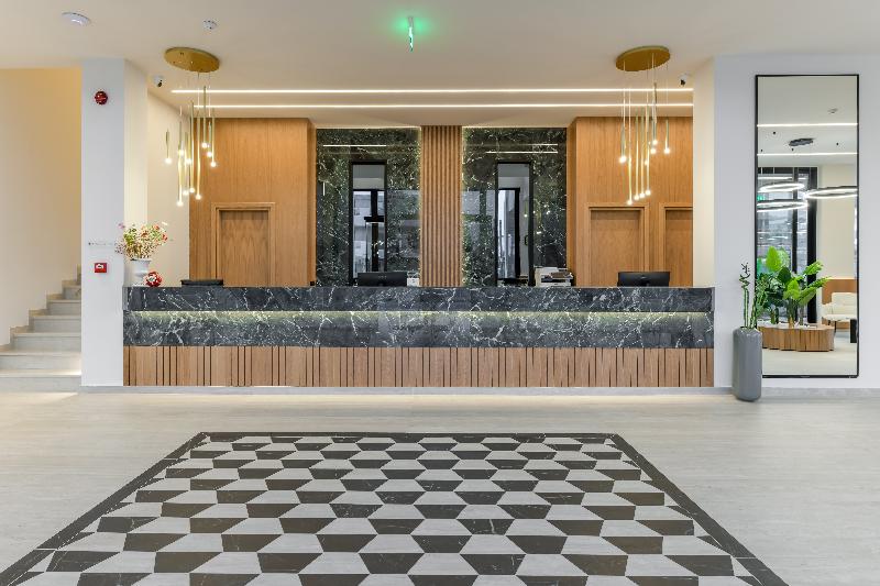 Canadian Hotel