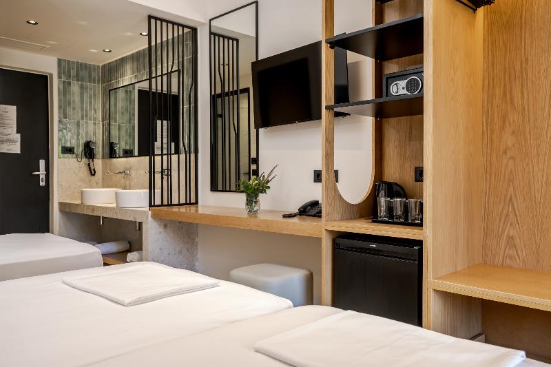 Canadian Hotel