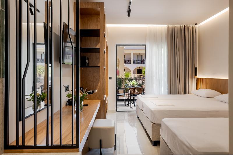 Canadian Hotel