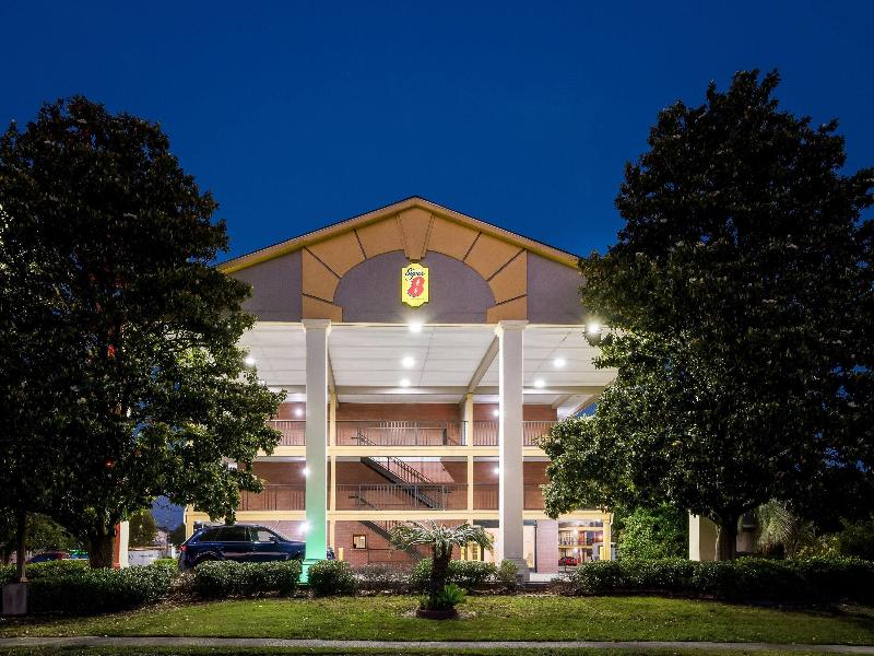 Super 8 by Wyndham Metairie — general view