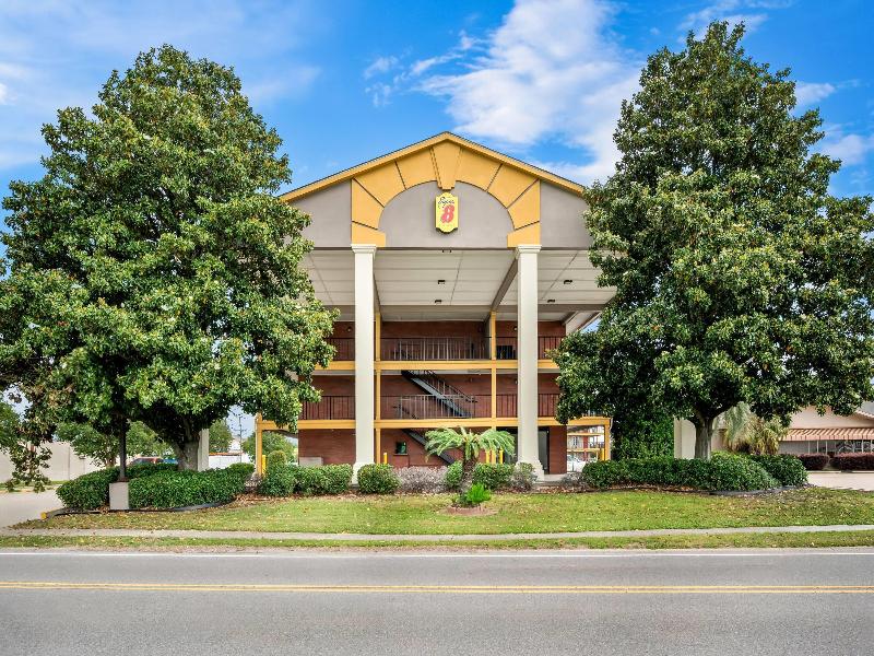 Super 8 by Wyndham Metairie