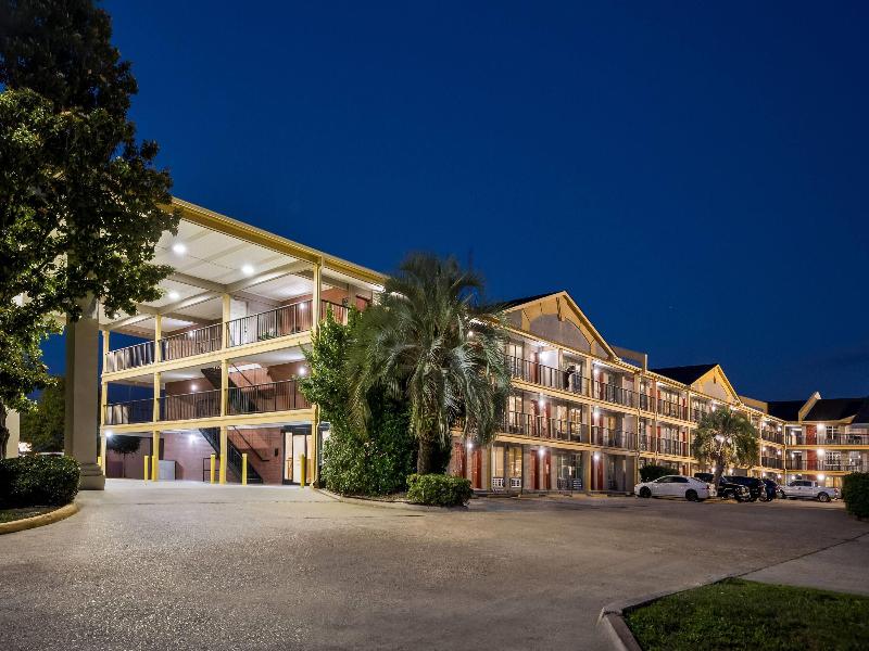 Super 8 by Wyndham Metairie