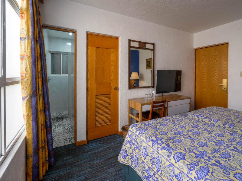 room detail thumbnail 2