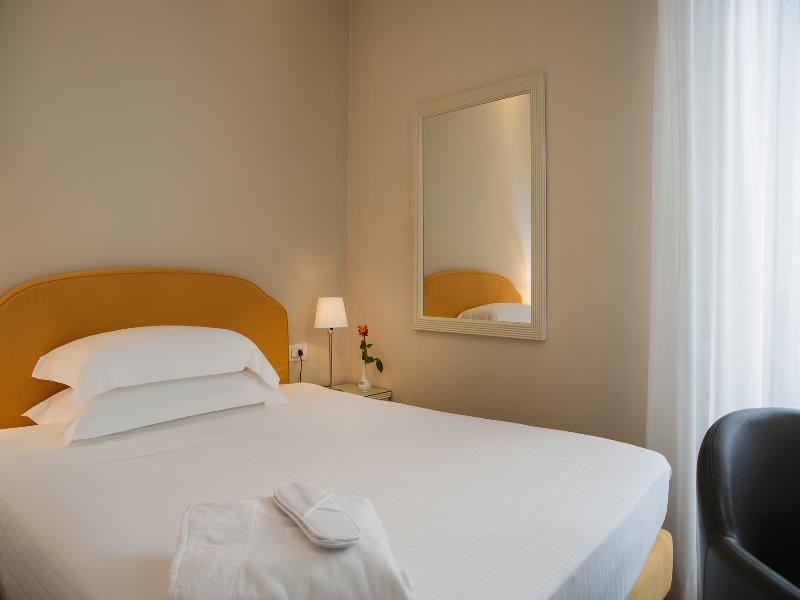 National Hotel image