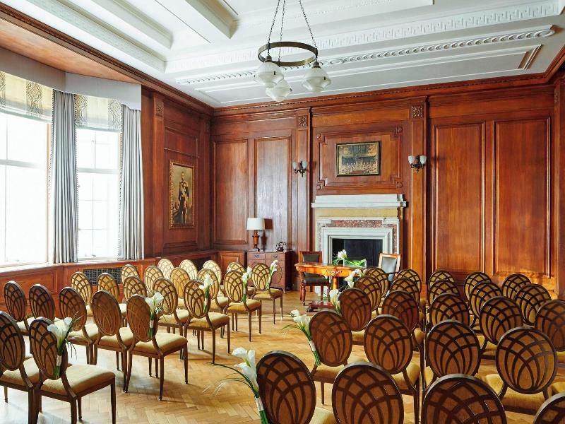 London Marriott Hotel County Hall image