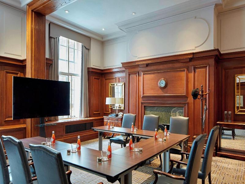 London Marriott Hotel County Hall image