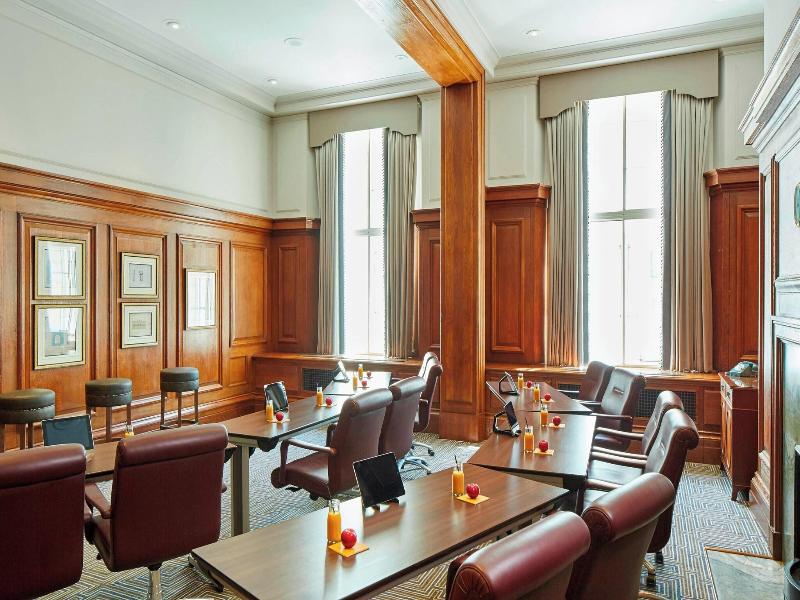 London Marriott Hotel County Hall image