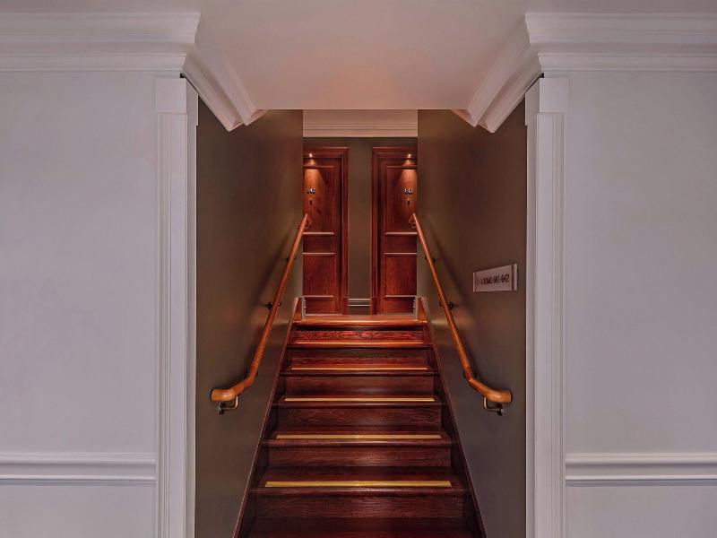 London Marriott Hotel County Hall image