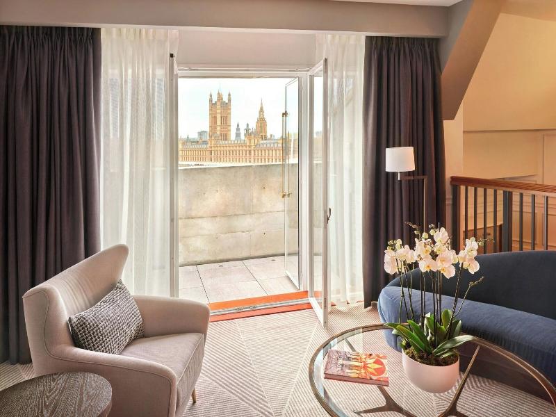 London Marriott Hotel County Hall image