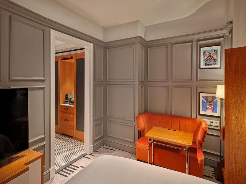 London Marriott Hotel County Hall image