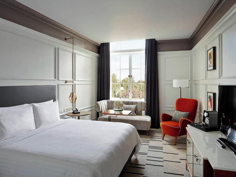 London Marriott Hotel County Hall image