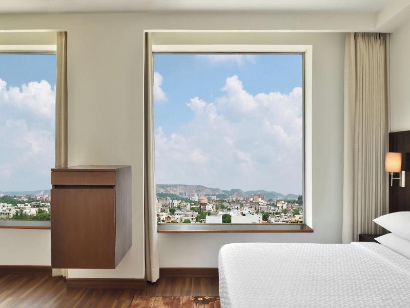 Four Points By Sheraton Jaipur, City Square image