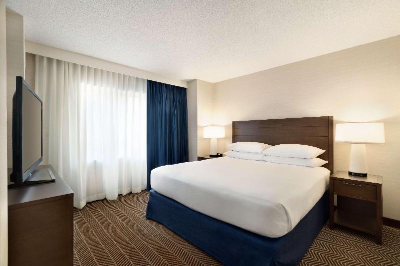 Embassy Suites Boston Logan Airport image