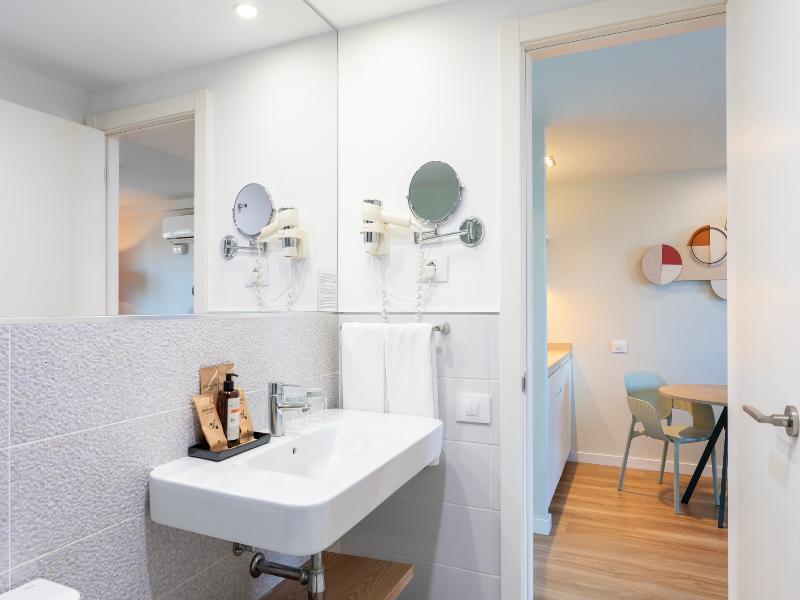 Hotel LIVVO Anamar Suites image