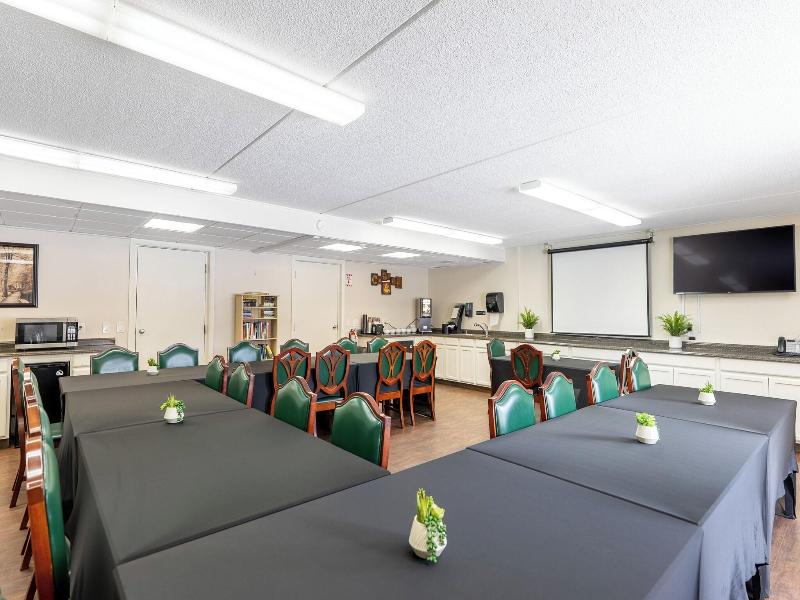 Fireside Inn & Suites Gilford