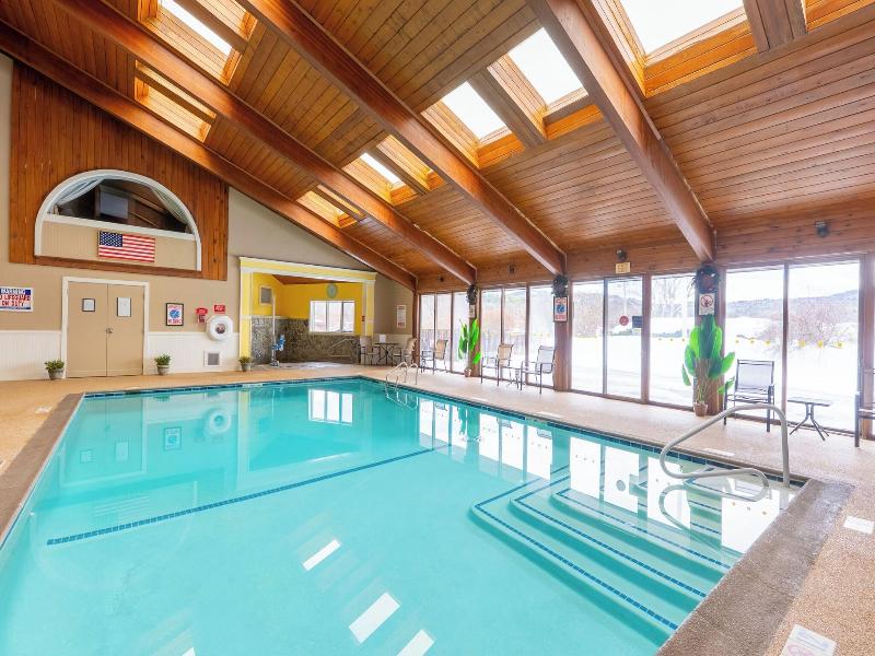 Fireside Inn & Suites Gilford