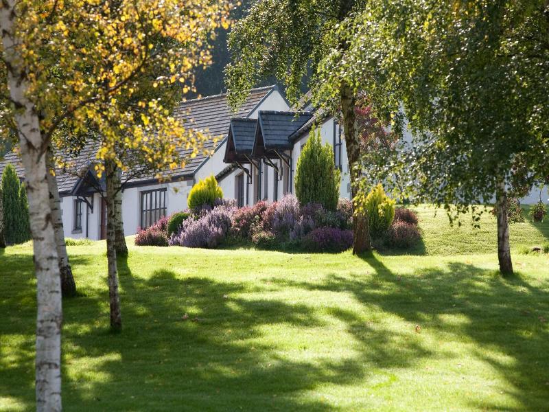 Moness House Hotel and Resort Cottages image