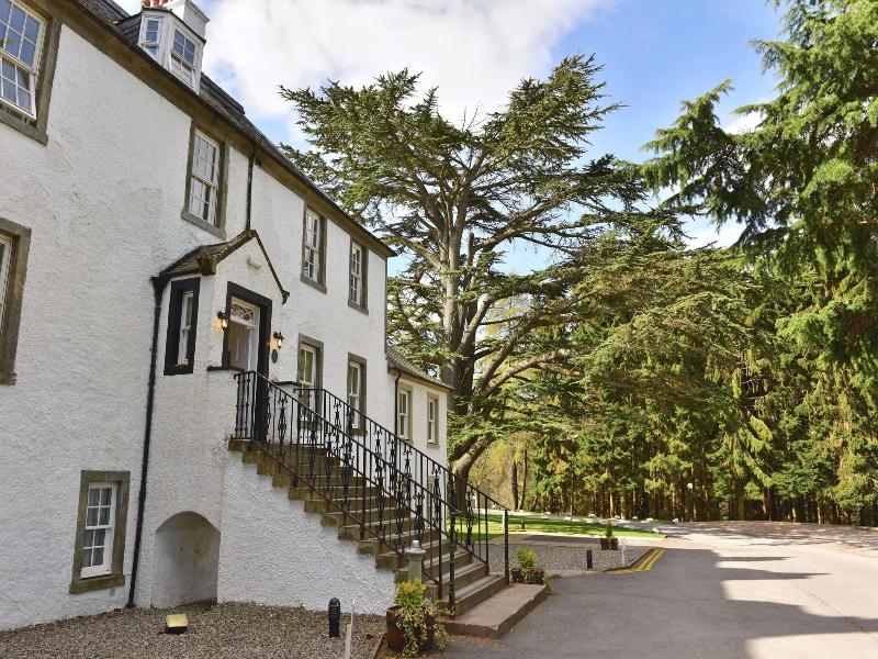 Moness House Hotel and Resort Cottages image