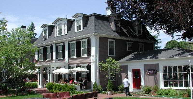 Hotel Concord's Colonial Inn