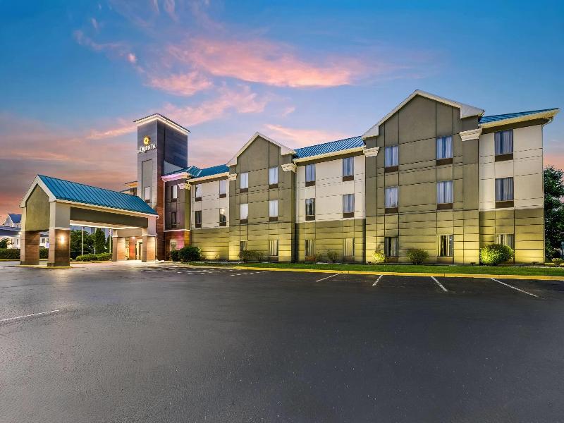 La Quinta Inn & Suites Louisville Expo East 6437 image