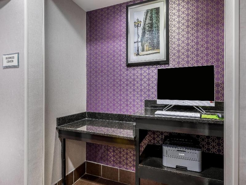 La Quinta Inn & Suites Louisville Expo East 6437 image