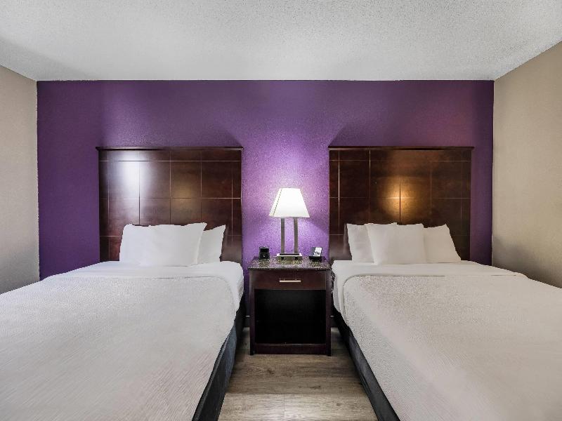 La Quinta Inn & Suites Louisville Expo East 6437 image