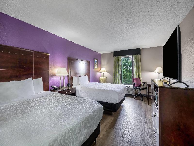La Quinta Inn & Suites Louisville Expo East 6437 image