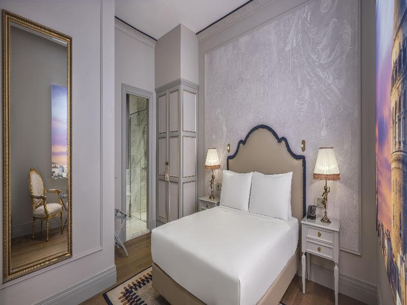 Palazzo Donizetti Istanbul, Tapestry Collection image